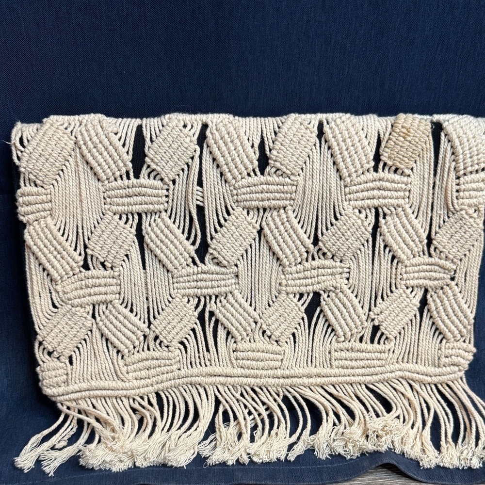 Stella & Dot Ivory Macramé Clutch 0305